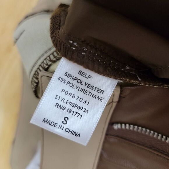 Le Lis Brown Faux Leather Color Block Straight Leg Crop High Rise Pants Size Sma - Picture 8 of 14